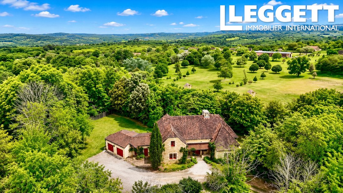 Villa in Saint-Crépin-et-Carlucet, Nouvelle-Aquitaine, France 1 - 18057055