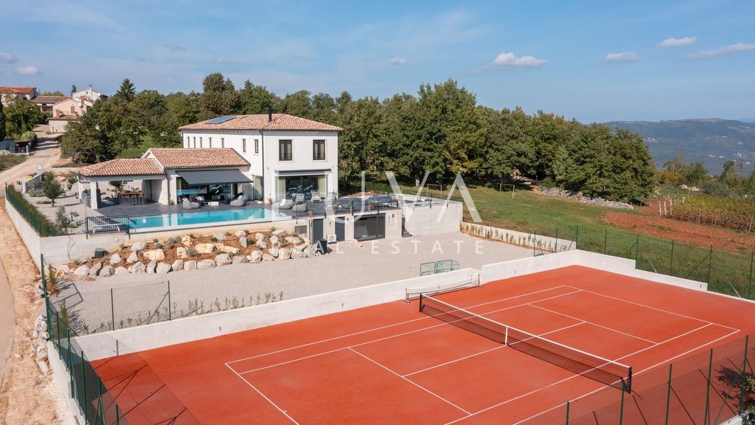 Villa in Karojba, Istria County, Croatia 1 - 17279502