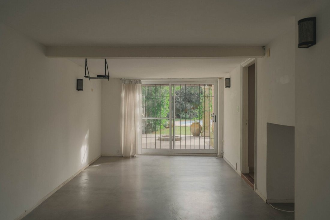 House in Montevideo, Departamento de Montevideo, Uruguay 5 - 18054892