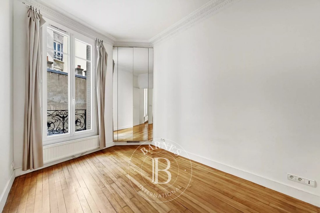 Apartment in Perouses, Paris, Ile-de-France 4 - 18055528