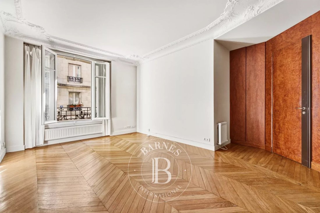 Apartment in Perouses, Paris, Ile-de-France 1 - 18055528