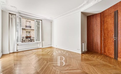 Apartment in Perouses, Paris, Ile-de-France 1