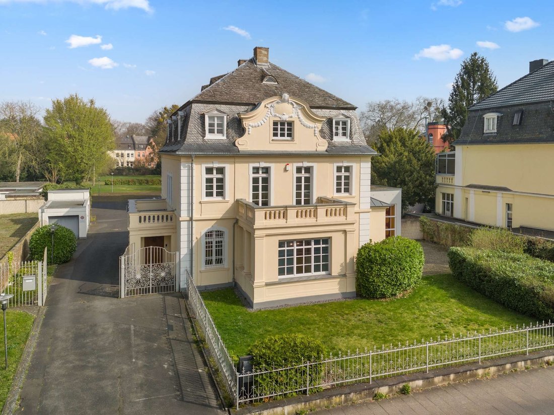 Villa à Brühl, Rhénanie du Nord-Westphalie, Allemagne 1 - 18056724