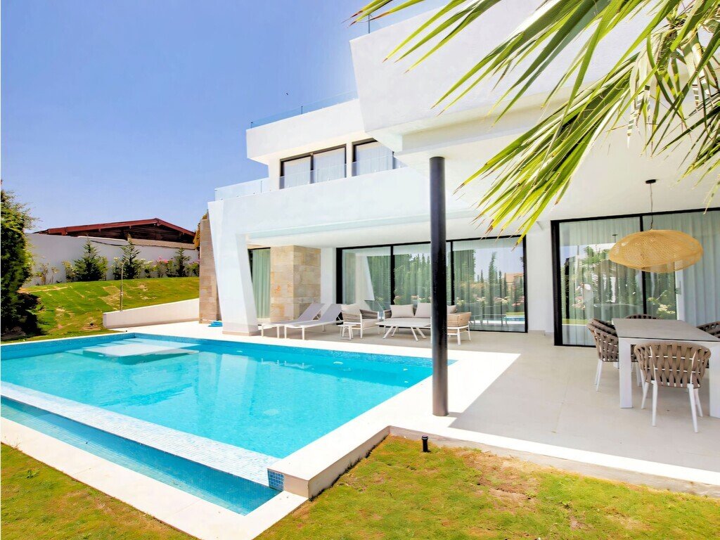 Villa à Estepona, Andalousie, Espagne 1 - 13850486