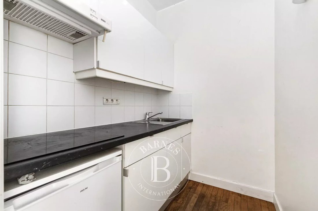 Apartment in Perouses, Paris, Ile-de-France 5 - 18055528