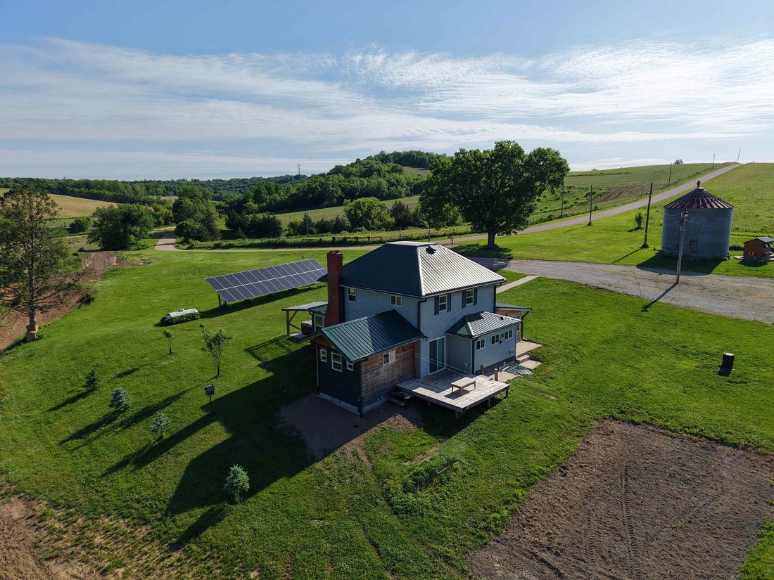 House in Cassville, Wisconsin, United States 1 - 18058055
