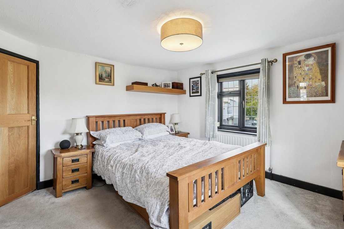 House in Byfleet, Woking, England 4 - 18056901