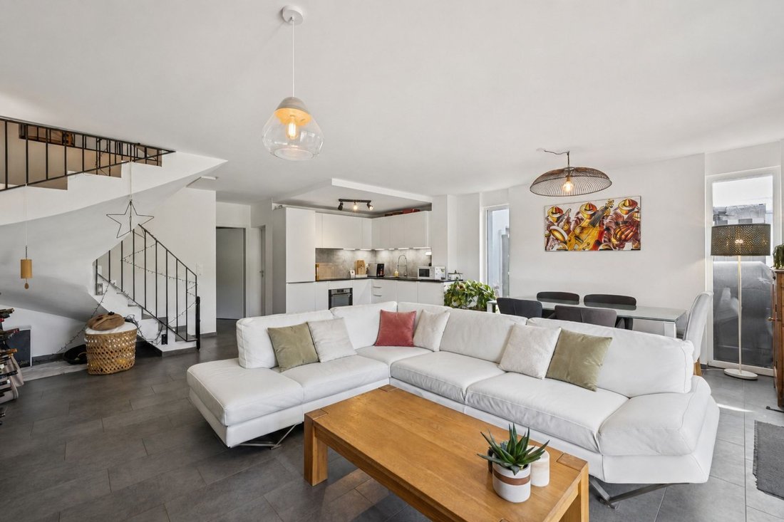 Contemporary Semi Detached Villa With Private Garden And Panoramic Terrace