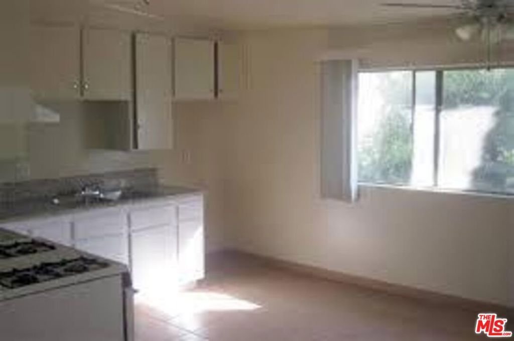 Los Angeles, California, United States 5 - 18058439