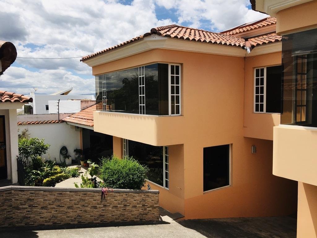 House in Quito, Pichincha, Ecuador 4 - 18054662