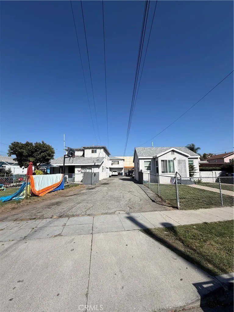 Pico Rivera, California, United States 1 - 18057646
