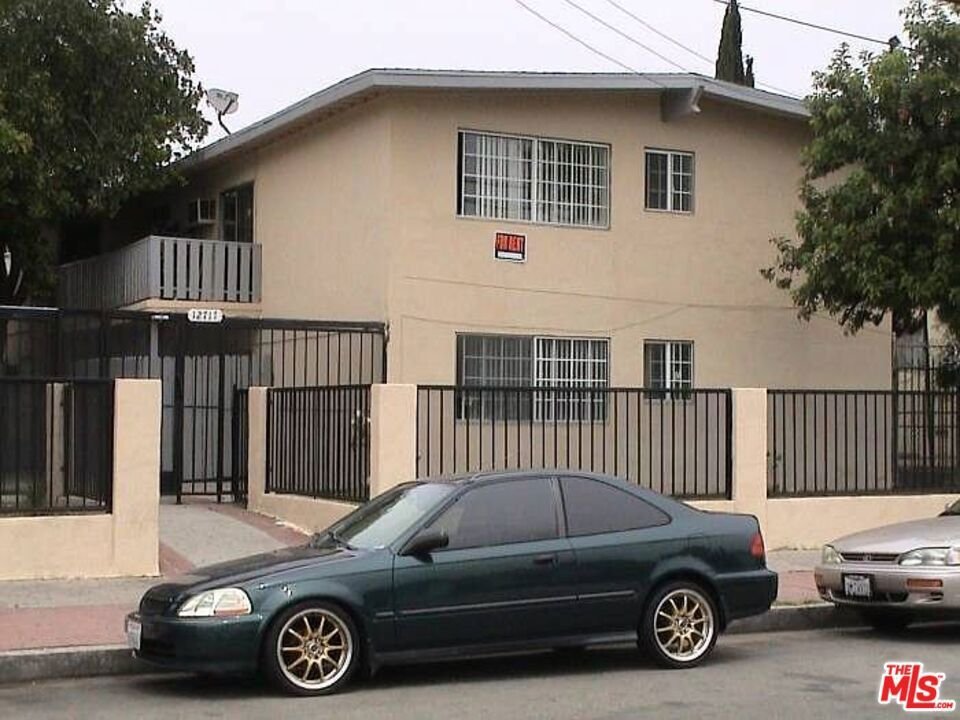 Los Angeles, California, United States 3 - 18058439