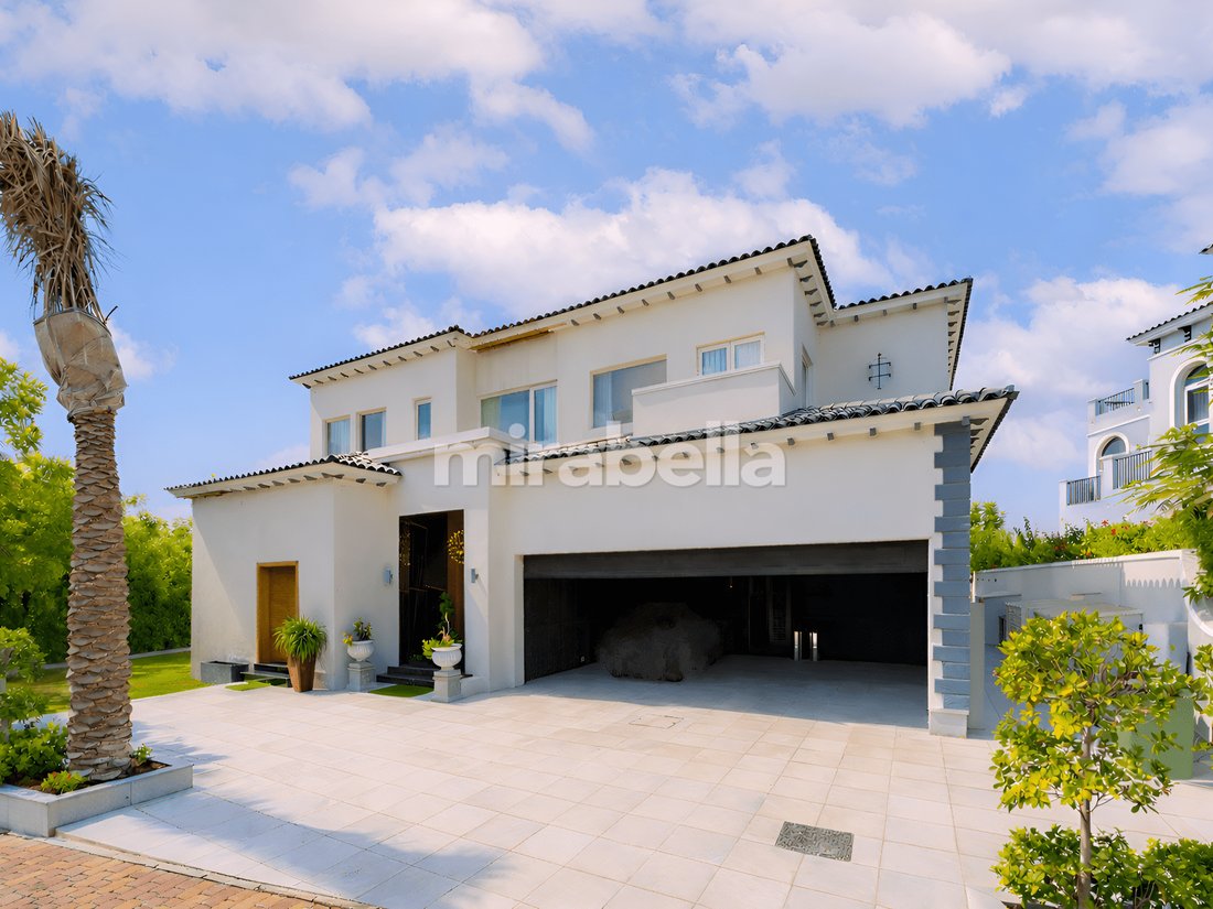 Villa in Jumeirah Golf Estates, Dubai, United Arab Emirates 1 - 18055273