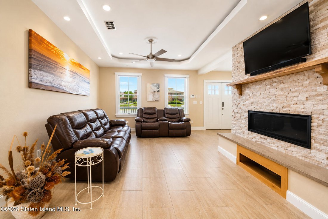 House in New York, New York, United States 4 - 18057015