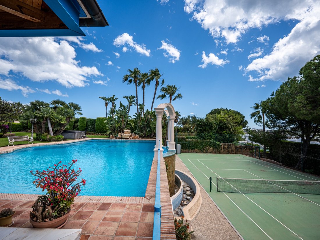 Villa in Nueva Andalucia, Marbella, Spain 3 - 18060157