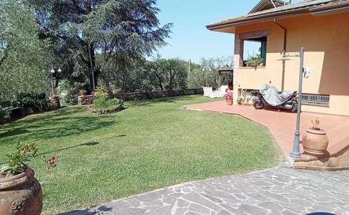 Villa in Piano di Mommio, Massarosa, Tuscany 1