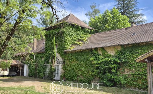 Estate in Cremieu, Auvergne-Rhône-Alpes, France 1