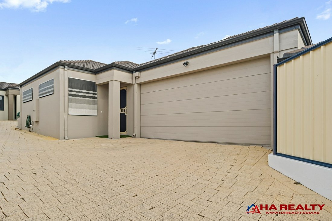 Villa in Westminster, Western Australia, Australia 1 - 18057745