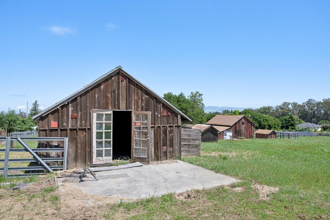 House in Petaluma, California, United States 4 - 18055258