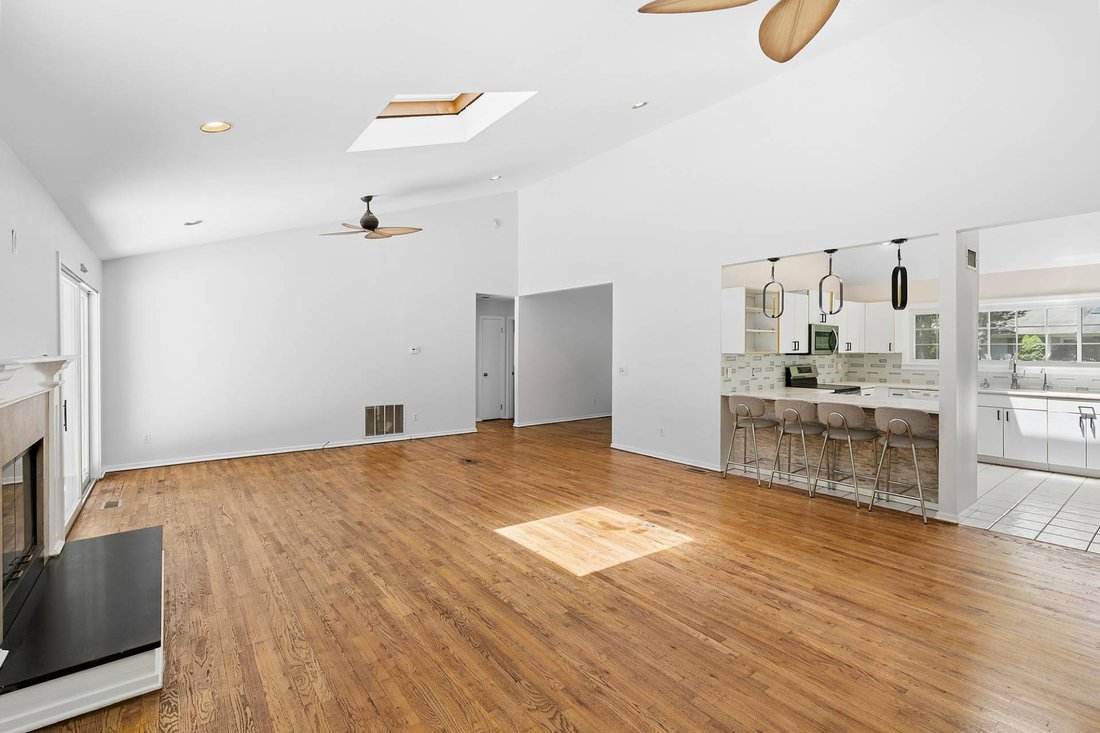 House in Hampton Bays, New York, United States 3 - 18057080
