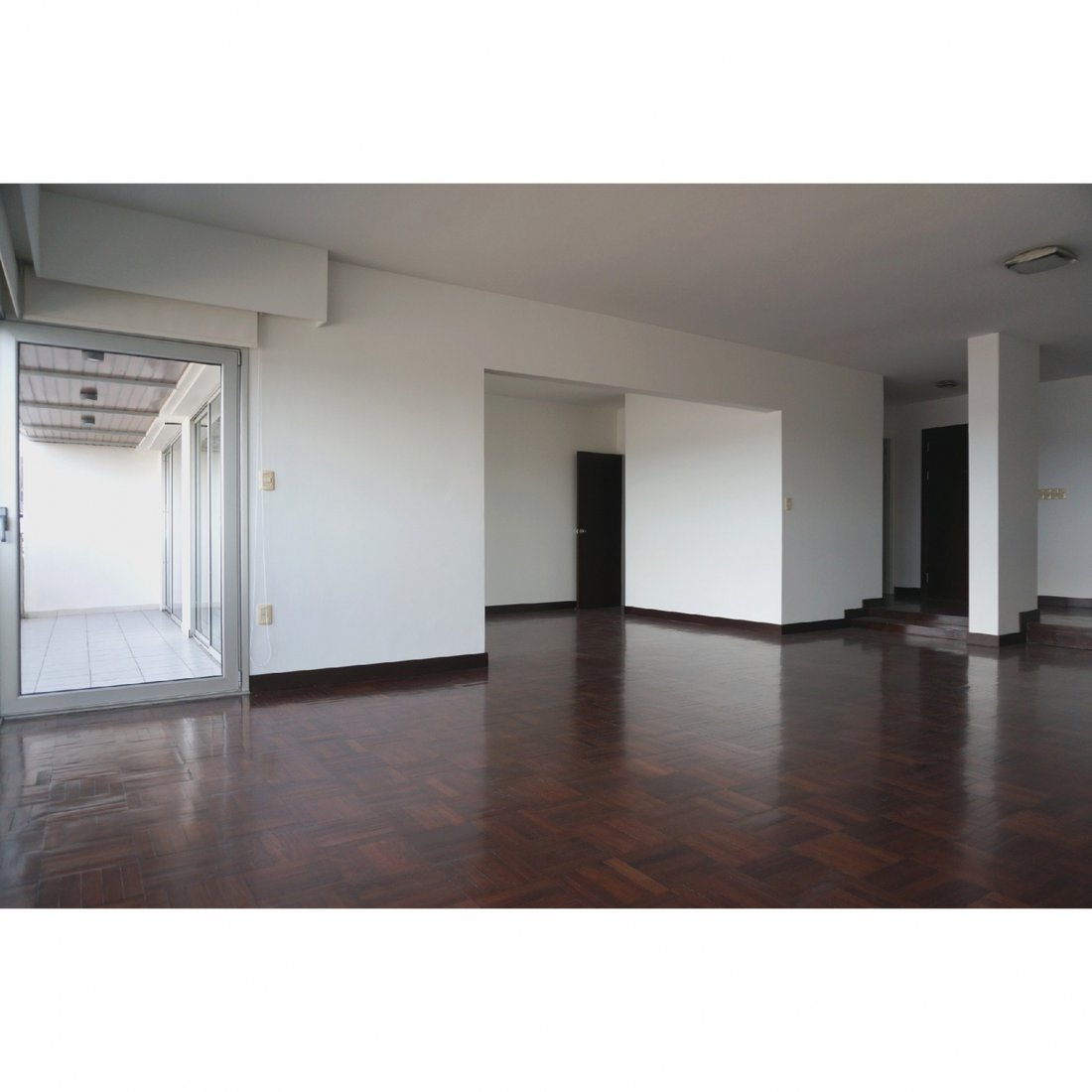 Apartment in Montevideo, Departamento de Montevideo, Uruguay 3 - 18054896