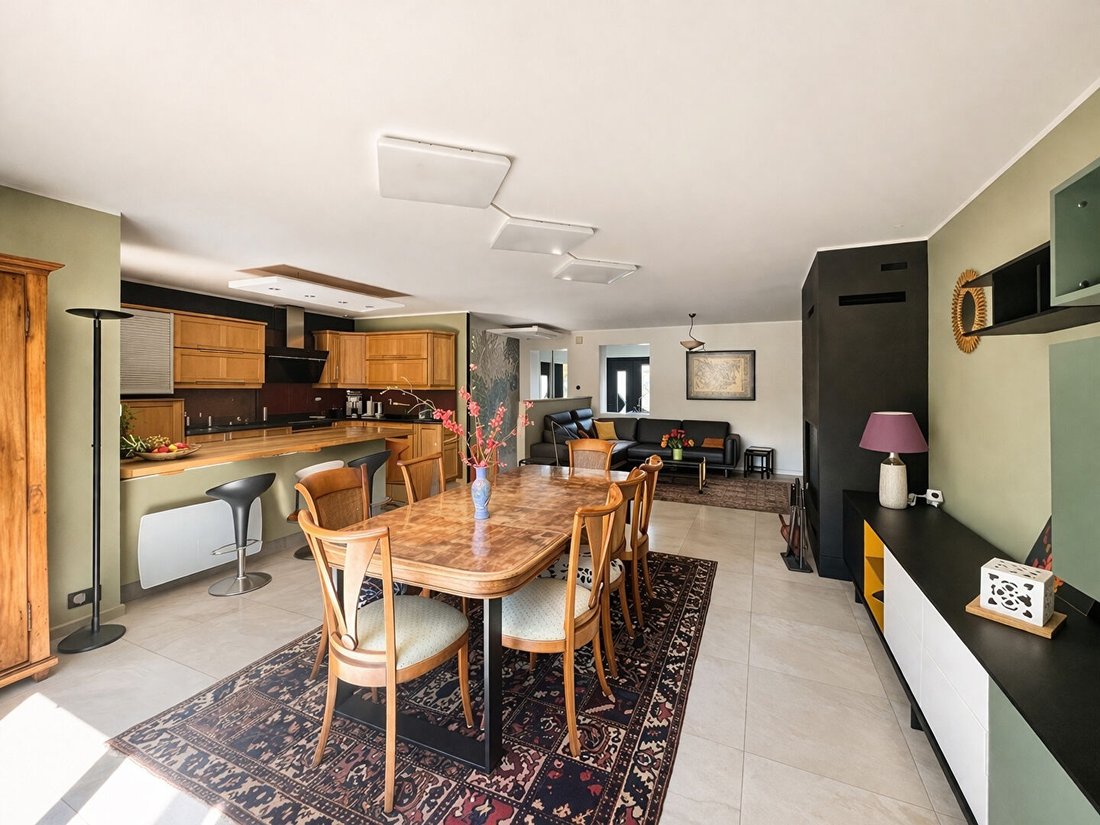 Villa in Est, Saint-Genis-Pouilly, France 4 - 18055863