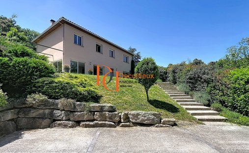 Villa in Charbonnieres-les-Bains, Auvergne-Rhône-Alpes, France 1