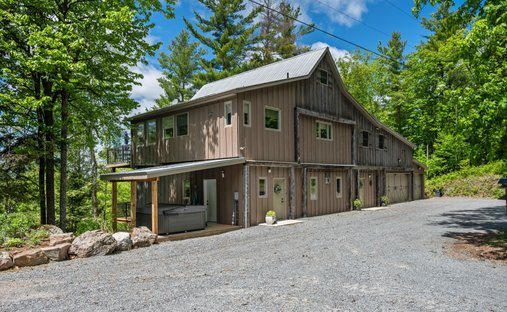 House in Verona, Ontario, Canada 1