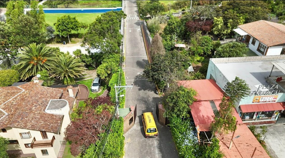 Land in Quito, Pichincha, Ecuador 3 - 18056316