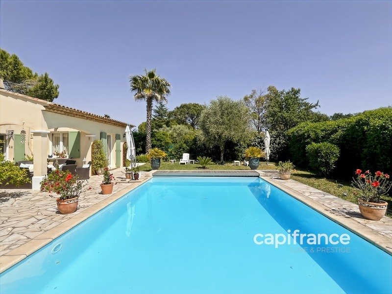 House in Bagnols-en-Forêt, Provence-Alpes-Côte d'Azur, France 2 - 18055430