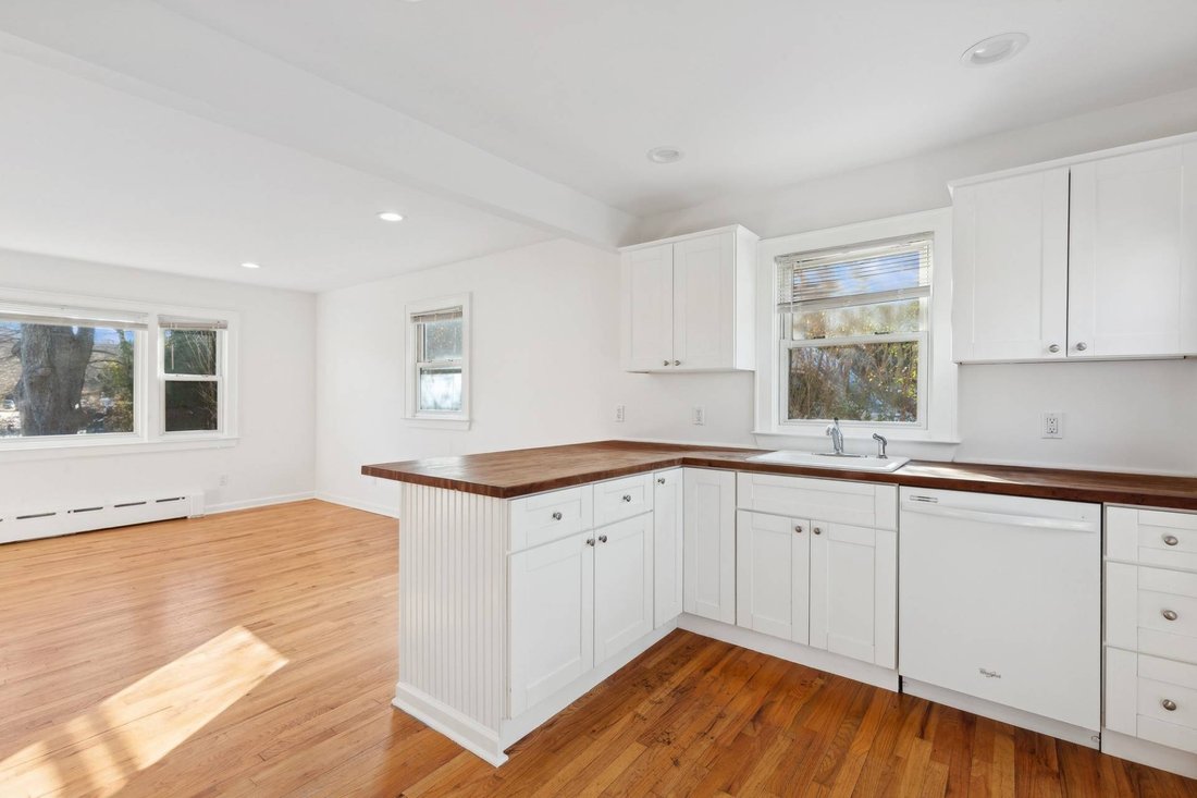 House in Hampton Bays, New York, United States 3 - 18057209