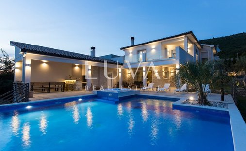 Villa in Opcina Rasa, Istria County, Croatia 1