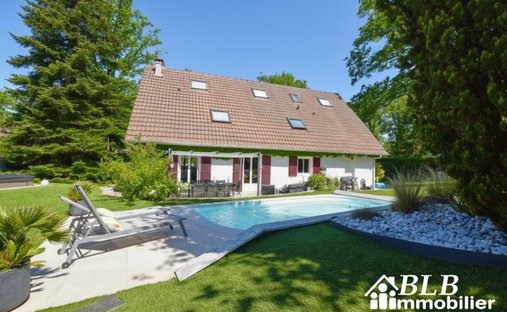 House in Les Essarts-le-Roi, Ile-de-France, France 1