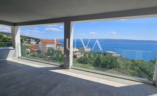 Apartment in Jesenice, Split-Dalmatia County, Croatia 1