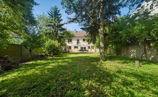 House in Plateau-Girardot, Bagnolet, France 1