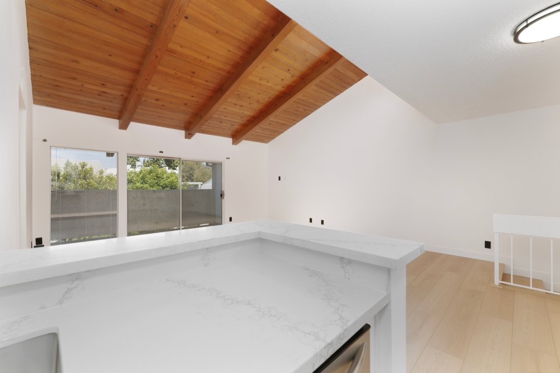 Condo in Los Angeles, California, United States 4 - 18056269