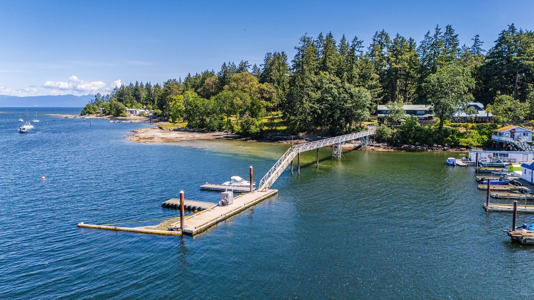 House in Nanaimo, British Columbia, Canada 1 - 18056476
