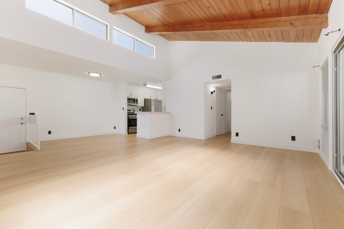 Condo in Los Angeles, California, United States 5 - 18056269
