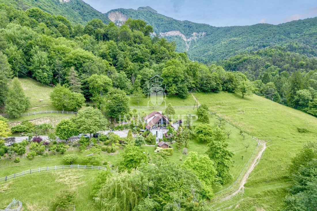 House in Quaix-en-Chartreuse, Auvergne-Rhône-Alpes, France 4 - 17328584