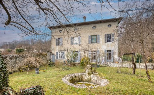 House in La Terrasse, Auvergne-Rhône-Alpes, France 1