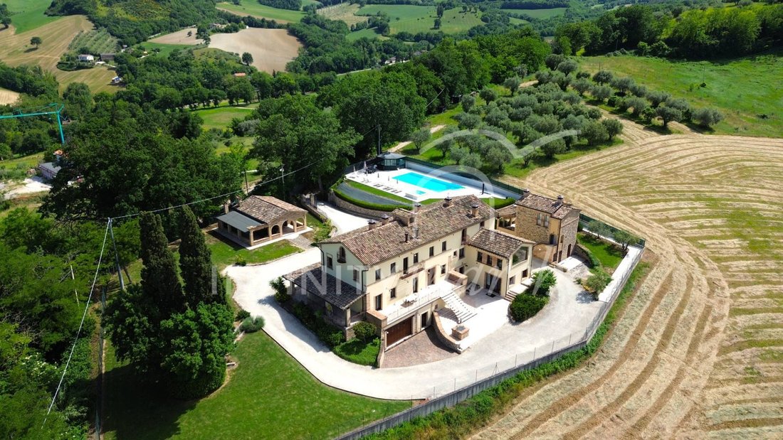 Country House in Caldarola, Marche, Italy 1 - 17732030