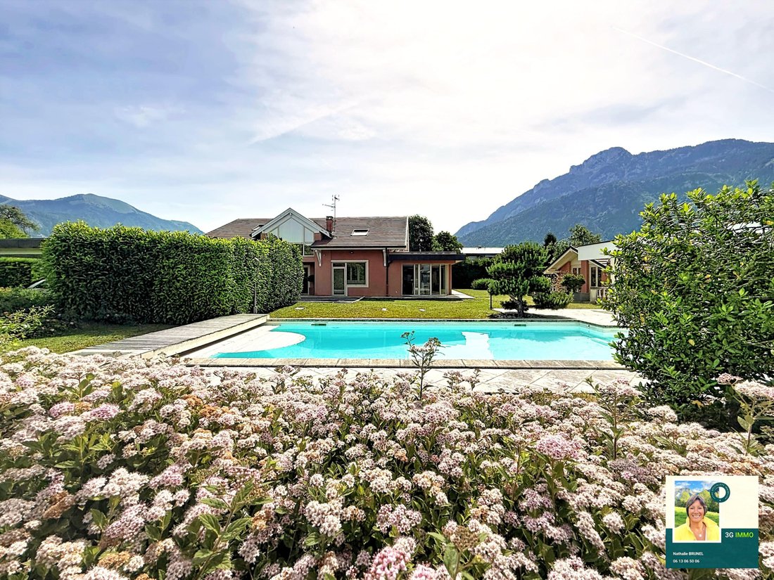 Villa in Centre Ouest, Saint-Pierre-en-Faucigny, France 1 - 17011688