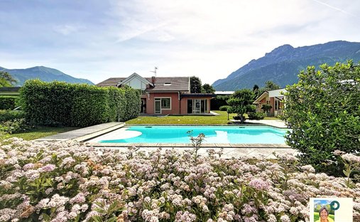Villa in Centre Ouest, Saint-Pierre-en-Faucigny, France 1