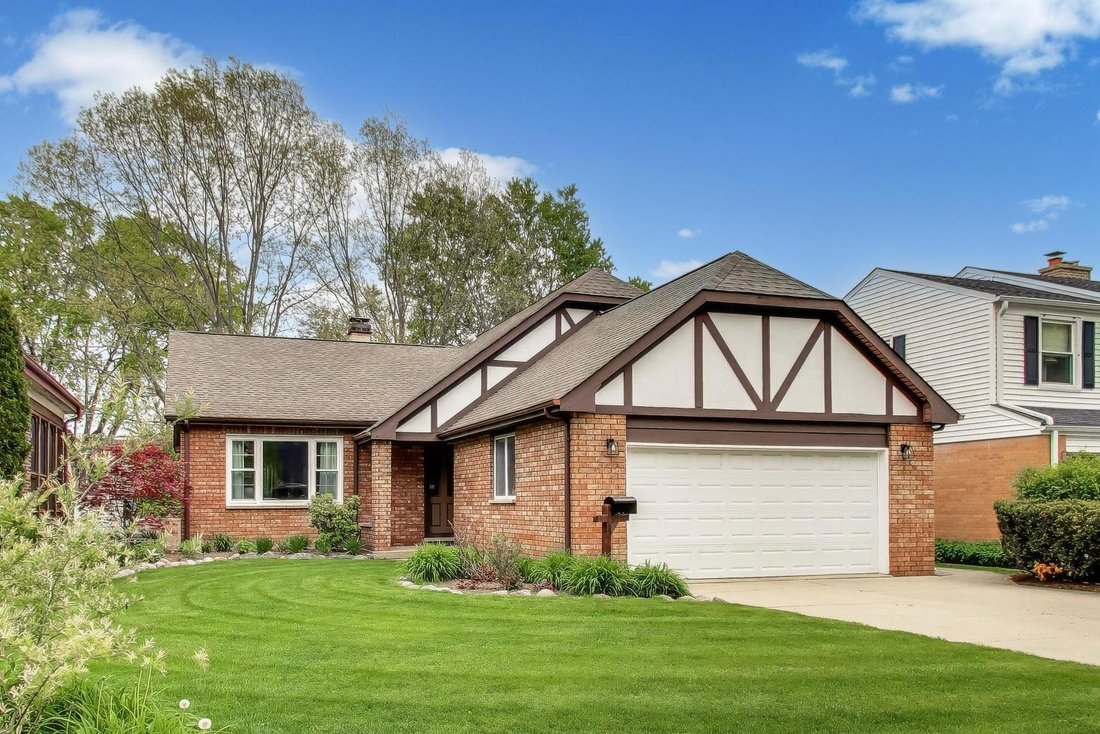 House in Mount Prospect, Illinois, United States 1 - 18060938