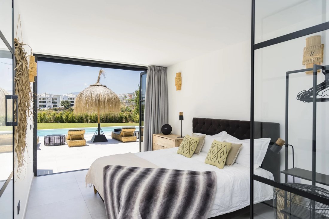 Villa in Benahavis, Andalusia, Spain 5 - 18061028