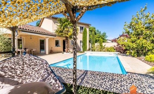 Villa in Arnas, Auvergne-Rhone-Alpen, Frankreich 1