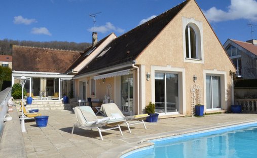 House in Coteau Sud, Chevreuse, France 1
