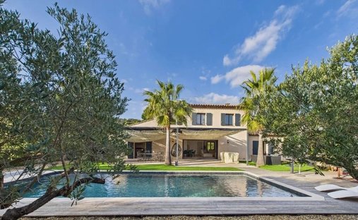 Villa in Le Plan-de-la-Tour, Provence-Alpes-Côte d'Azur, France 1