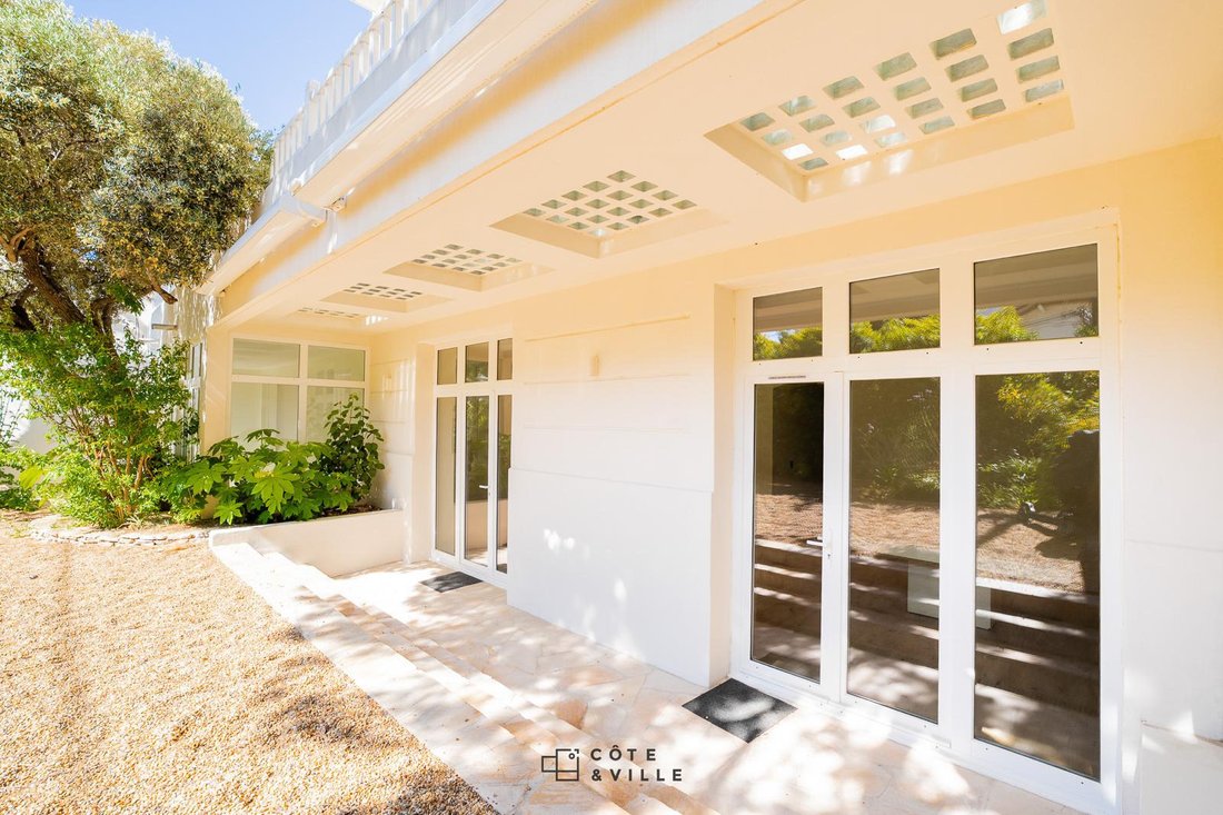 Apartment in Endoume, 7e Arrondissement, Marseille 2 - 18060571