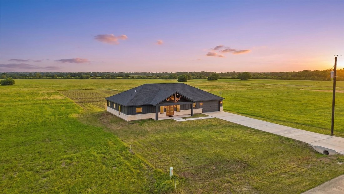 House in Angleton, Texas, United States 2 - 18060779